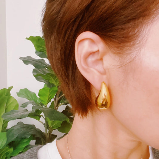 Elegant Hollow Teardrop Earrings