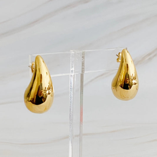 Elegant Hollow Teardrop Earrings